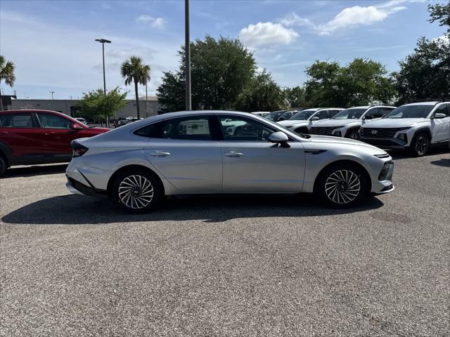 new 2025 Hyundai Sonata Hybrid car, priced at $38,725