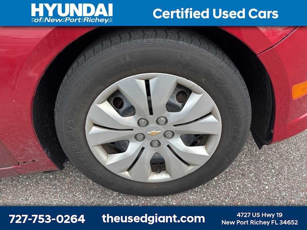 used 2013 Chevrolet Cruze car, priced at $999