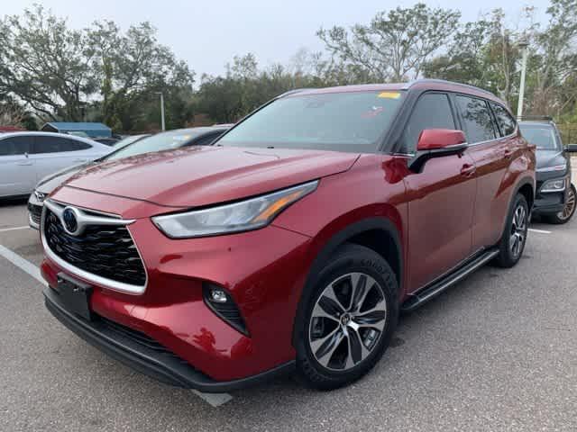 used 2020 Toyota Highlander car, priced at $30,369