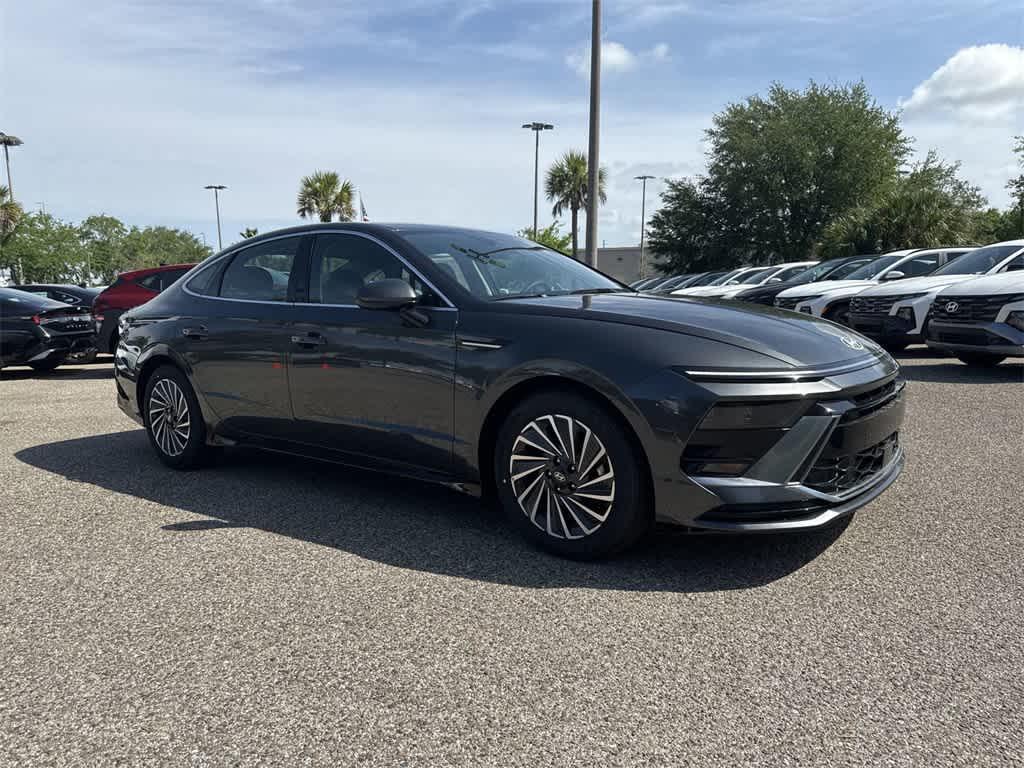 new 2025 Hyundai Sonata Hybrid car, priced at $29,293