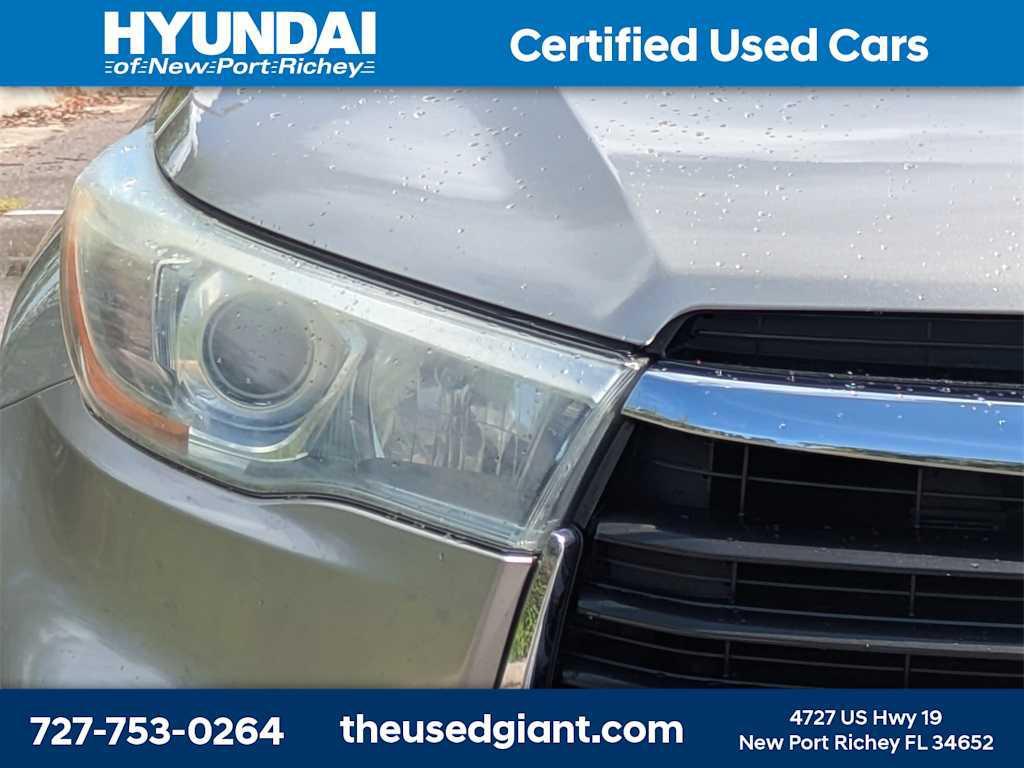 used 2016 Toyota Highlander car, priced at $16,440