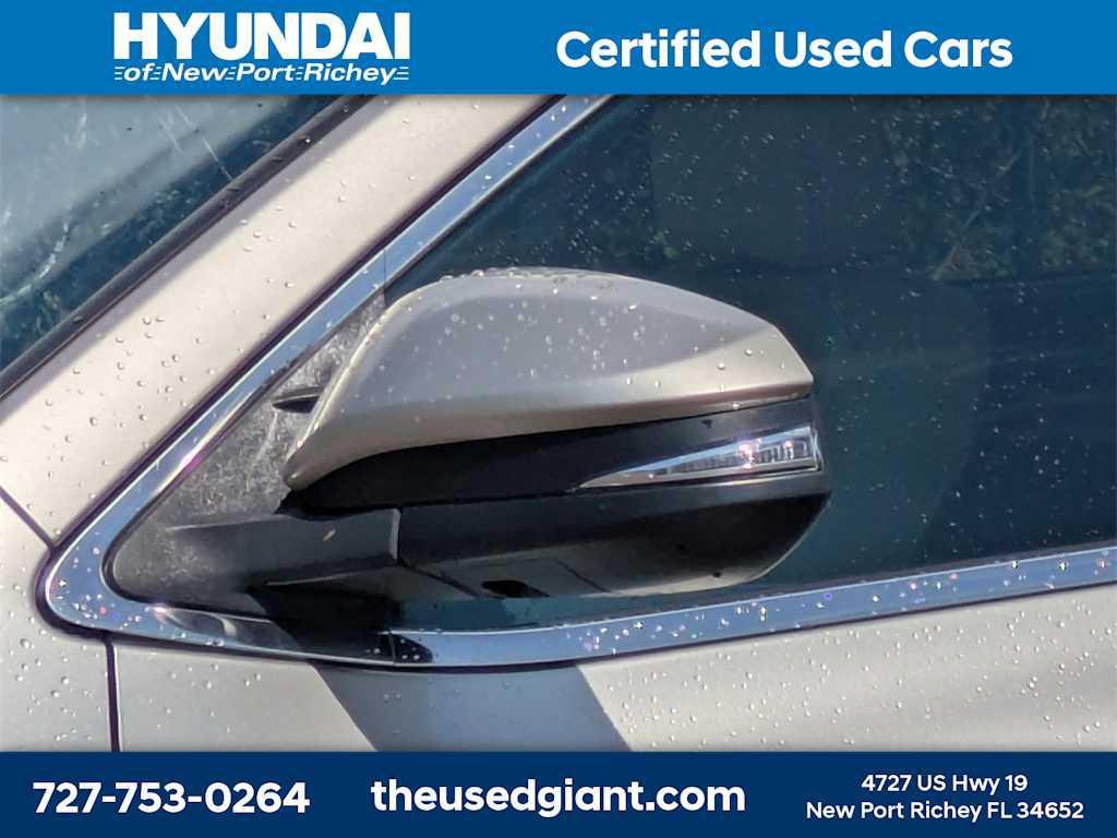 used 2016 Toyota Highlander car, priced at $16,440