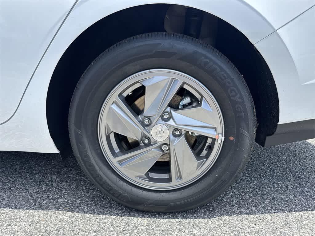new 2025 Hyundai Elantra car, priced at $21,963