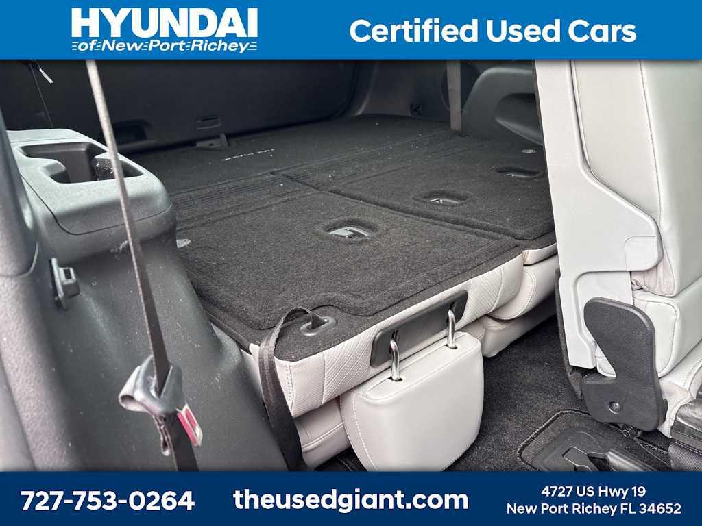 used 2024 Hyundai Palisade car, priced at $32,812