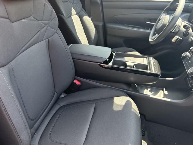 new 2025 Hyundai TUCSON Hybrid car, priced at $34,558