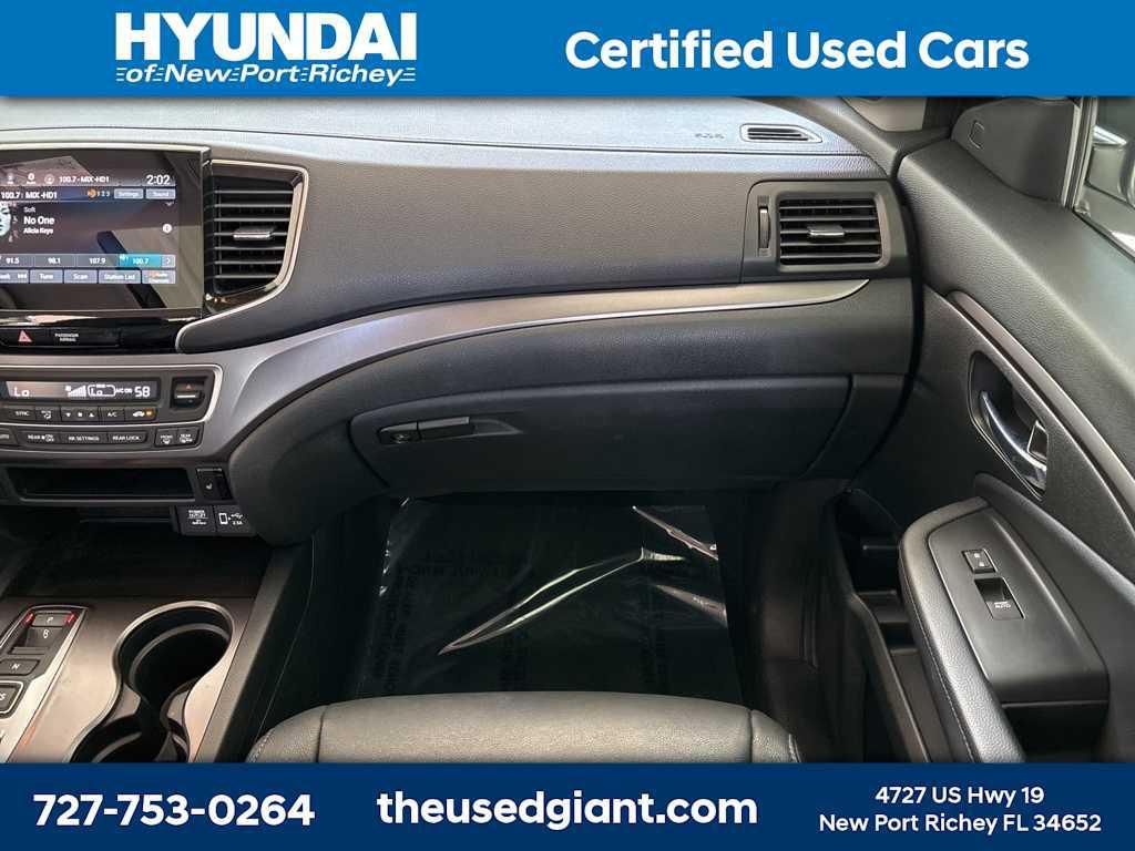used 2021 Honda Pilot car, priced at $25,880