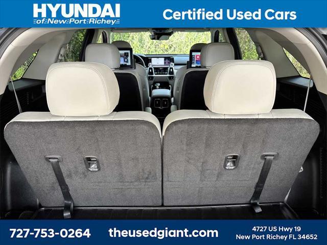 used 2023 Kia Sorento car, priced at $30,034