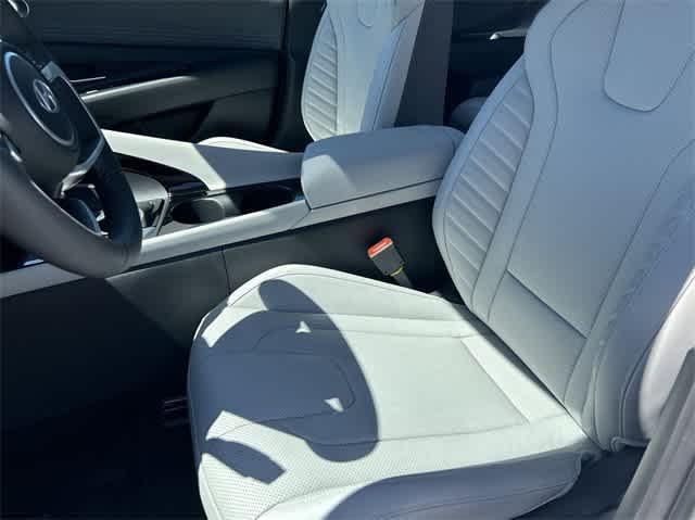 new 2025 Hyundai Elantra car, priced at $27,748