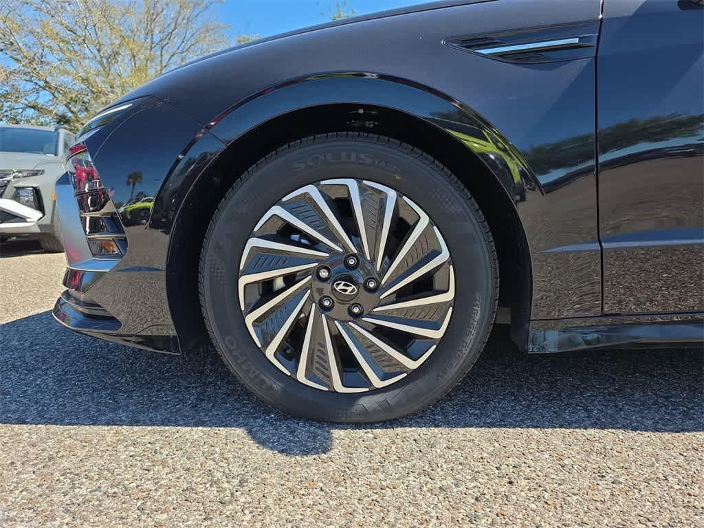 new 2025 Hyundai Sonata Hybrid car, priced at $29,290