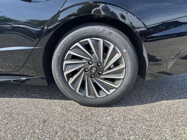 new 2025 Hyundai Sonata Hybrid car, priced at $32,294