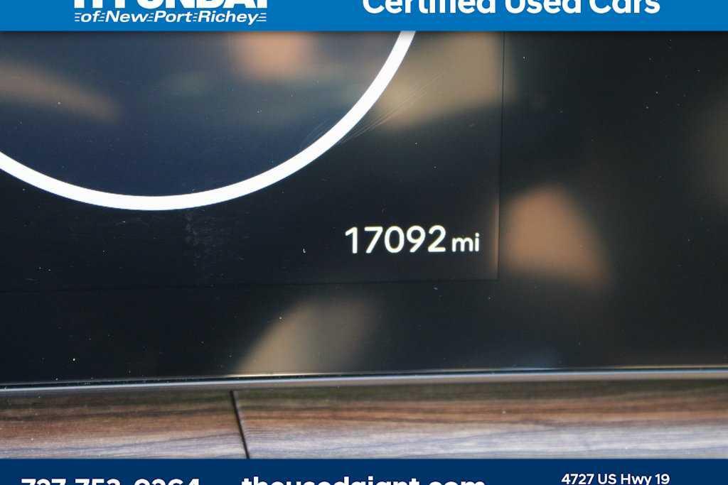 used 2024 Hyundai Santa Fe car, priced at $35,311