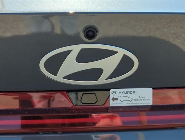 new 2025 Hyundai Elantra car, priced at $26,658