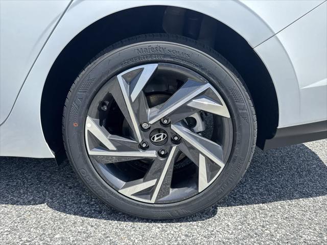 new 2025 Hyundai Elantra car, priced at $24,438