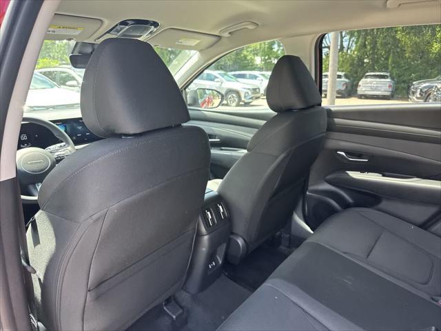 new 2025 Hyundai TUCSON Hybrid car, priced at $35,172