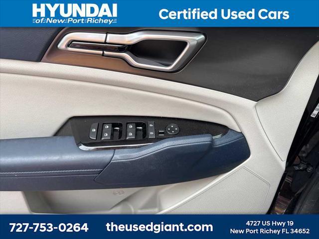 used 2025 Kia Sportage Hybrid car, priced at $33,991