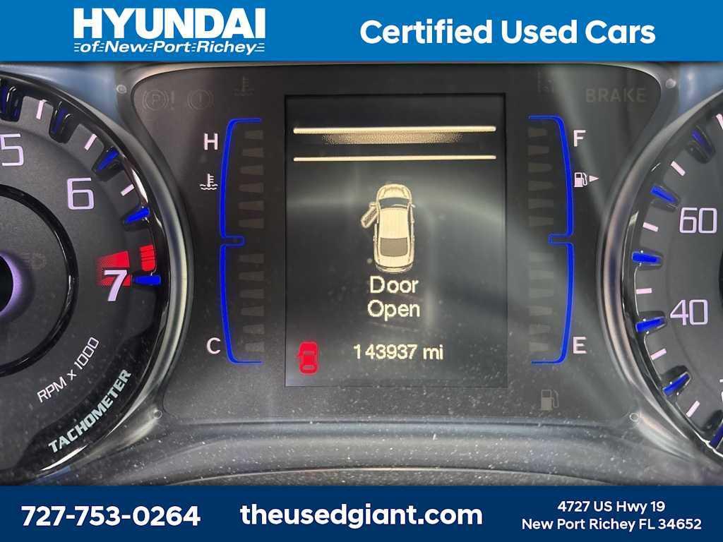 used 2015 Chrysler 200 car, priced at $999