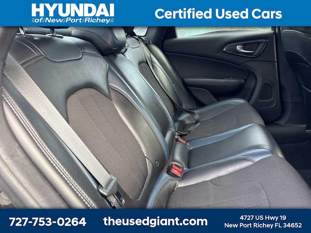 used 2015 Chrysler 200 car, priced at $999