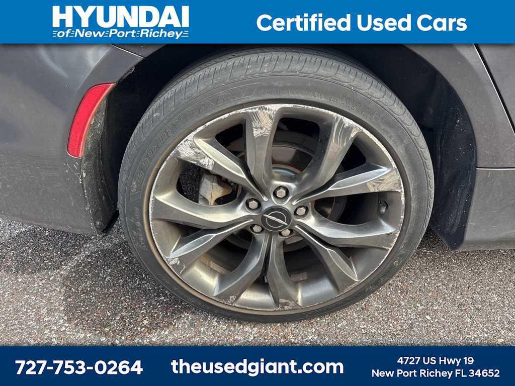 used 2015 Chrysler 200 car, priced at $999