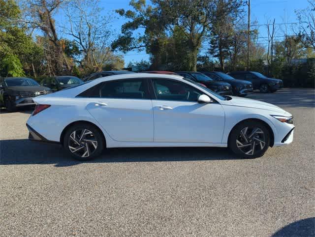 new 2025 Hyundai Elantra car, priced at $26,913