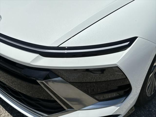 new 2025 Hyundai Sonata Hybrid car, priced at $32,719