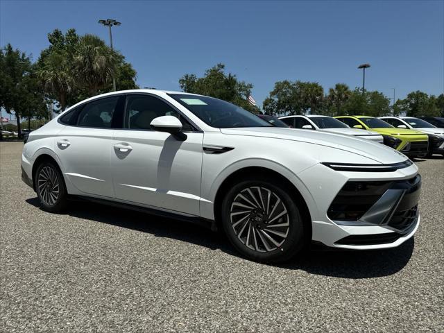 new 2025 Hyundai Sonata Hybrid car, priced at $32,719