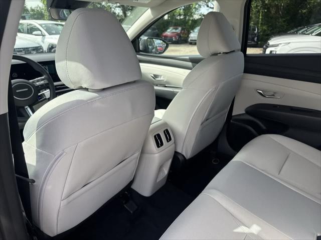 new 2025 Hyundai TUCSON Hybrid car, priced at $34,619