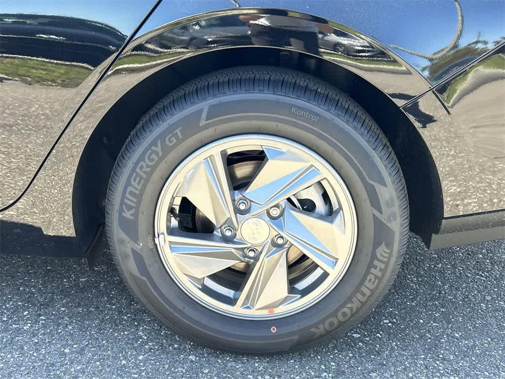 new 2025 Hyundai Elantra car, priced at $21,555