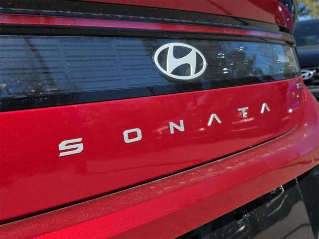 new 2025 Hyundai Sonata Hybrid car, priced at $39,076