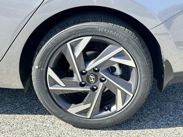 new 2025 Hyundai Elantra car, priced at $24,157