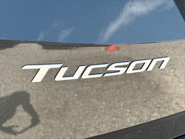 new 2025 Hyundai TUCSON Hybrid car, priced at $42,279