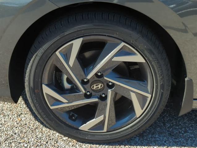 new 2025 Hyundai Elantra car, priced at $28,525