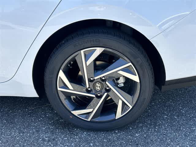new 2025 Hyundai Elantra car, priced at $24,764