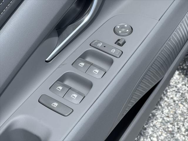 new 2025 Hyundai Elantra car, priced at $27,237