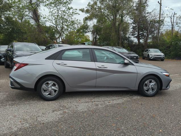 new 2025 Hyundai Elantra car, priced at $23,260