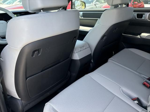new 2025 Hyundai Santa Fe car, priced at $40,177