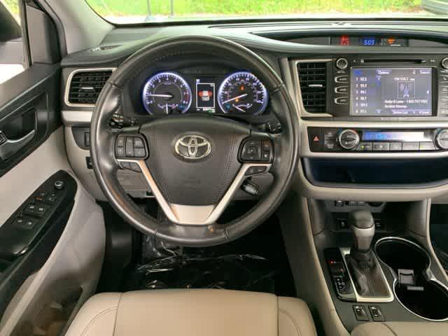 used 2019 Toyota Highlander car, priced at $25,221