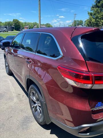 used 2018 Toyota Highlander car, priced at $21,995