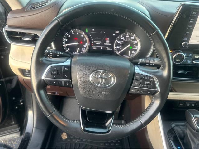 used 2021 Toyota Highlander car, priced at $29,995