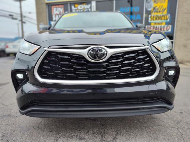 used 2021 Toyota Highlander car, priced at $29,995