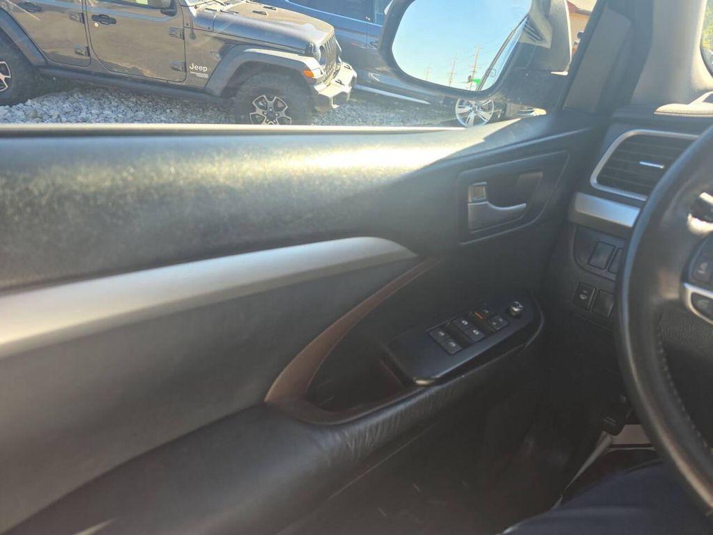 used 2015 Toyota Highlander car, priced at $14,995