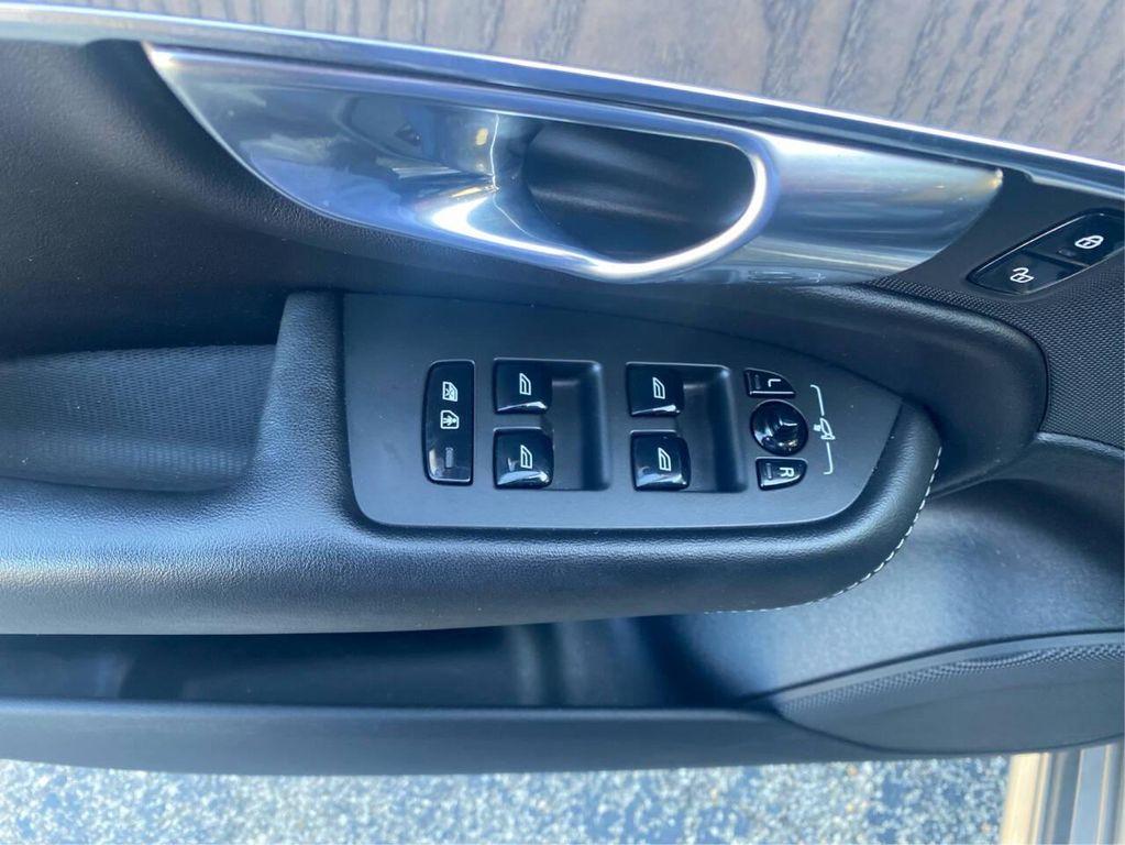 used 2021 Volvo XC90 Recharge Plug-In Hybrid car