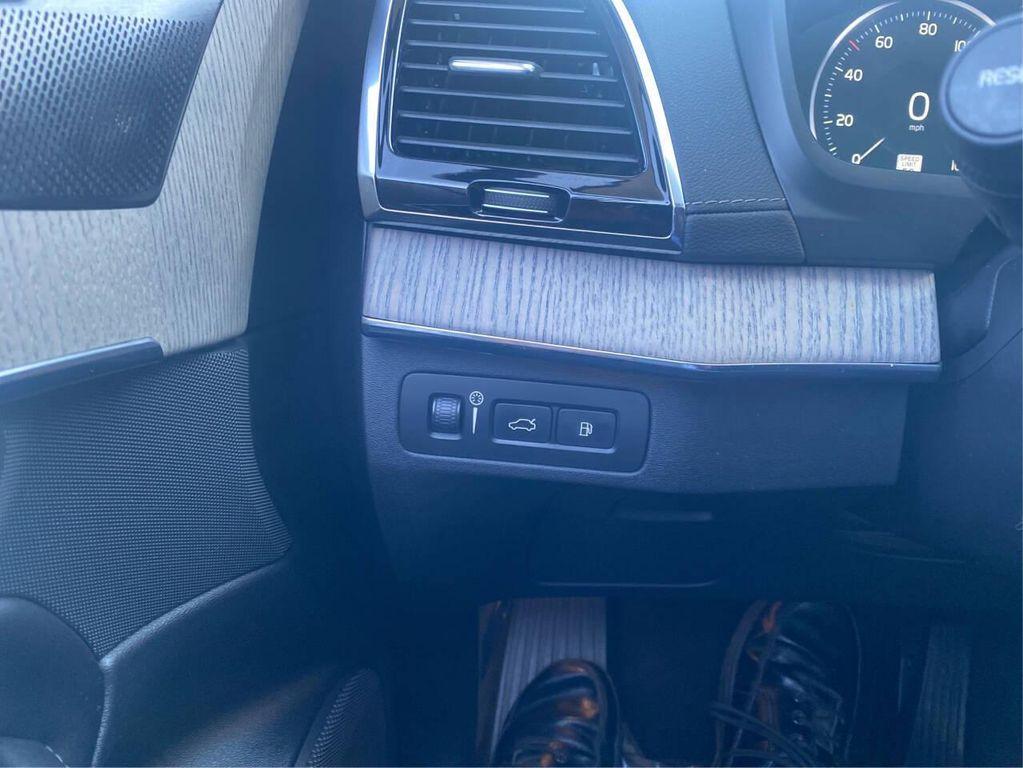 used 2021 Volvo XC90 Recharge Plug-In Hybrid car