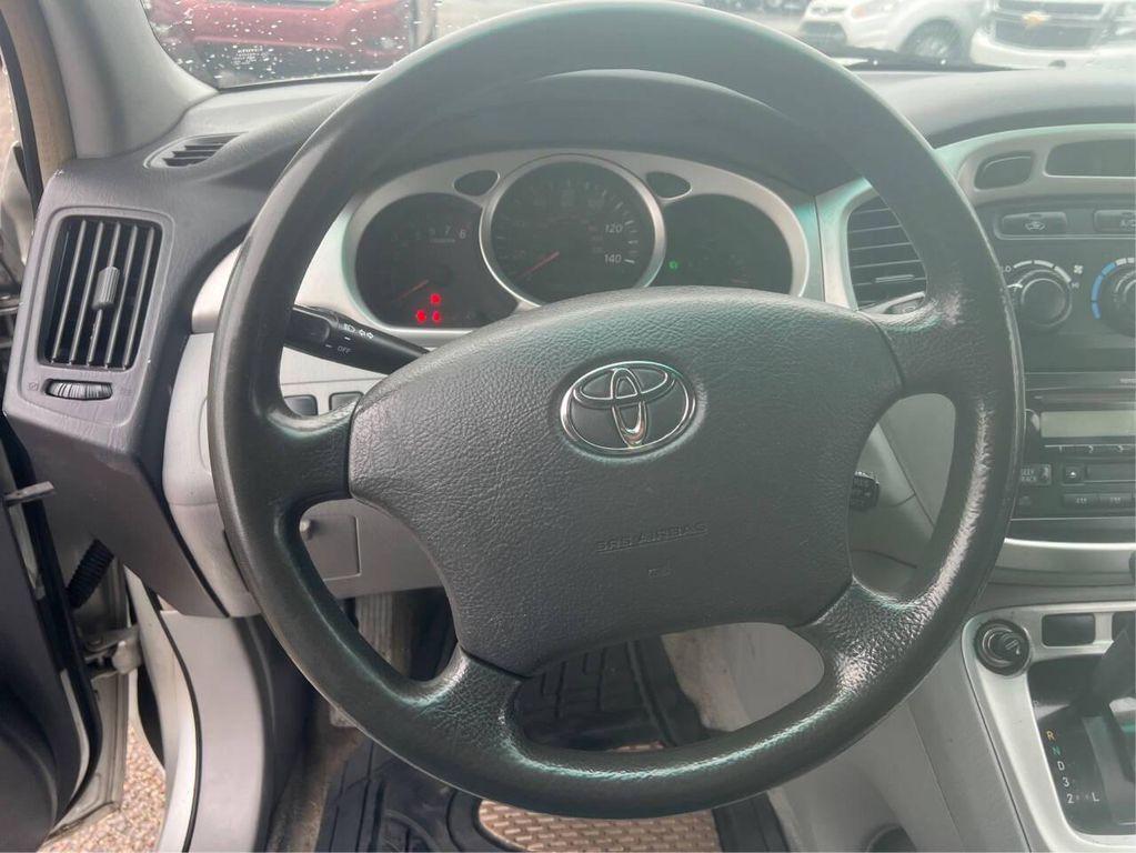 used 2004 Toyota Highlander car, priced at $3,995