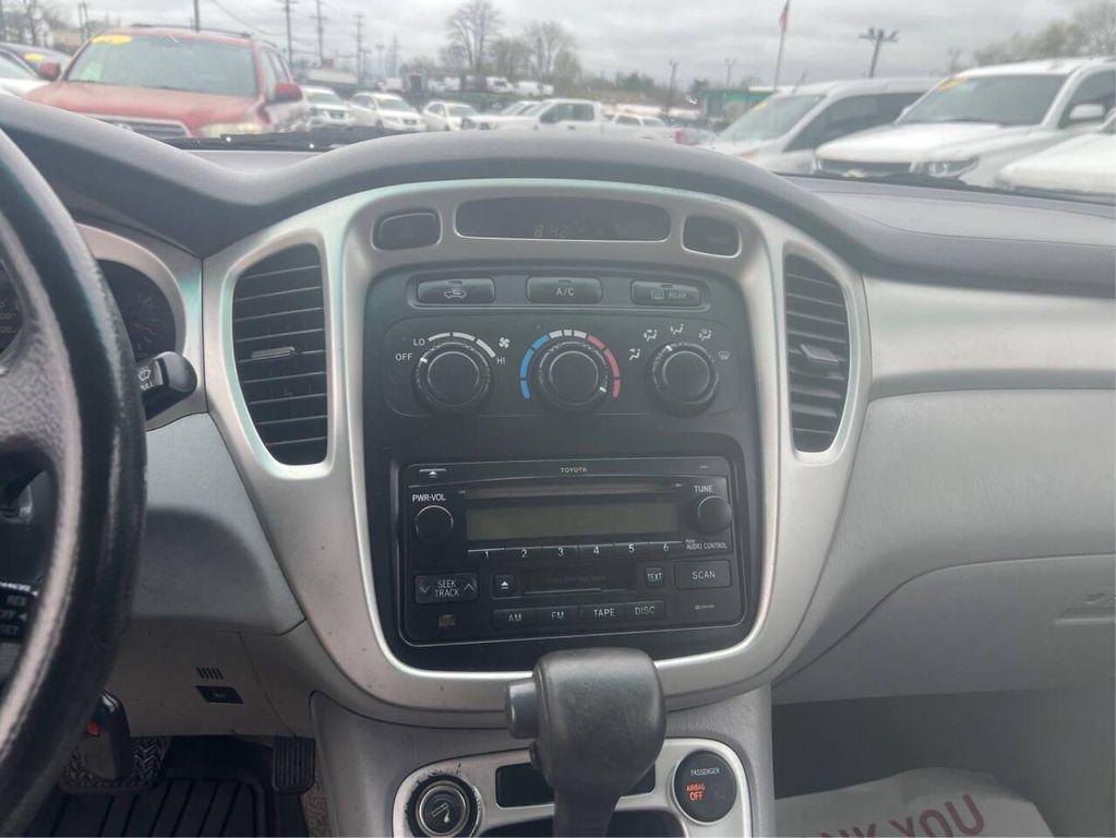 used 2004 Toyota Highlander car, priced at $3,995