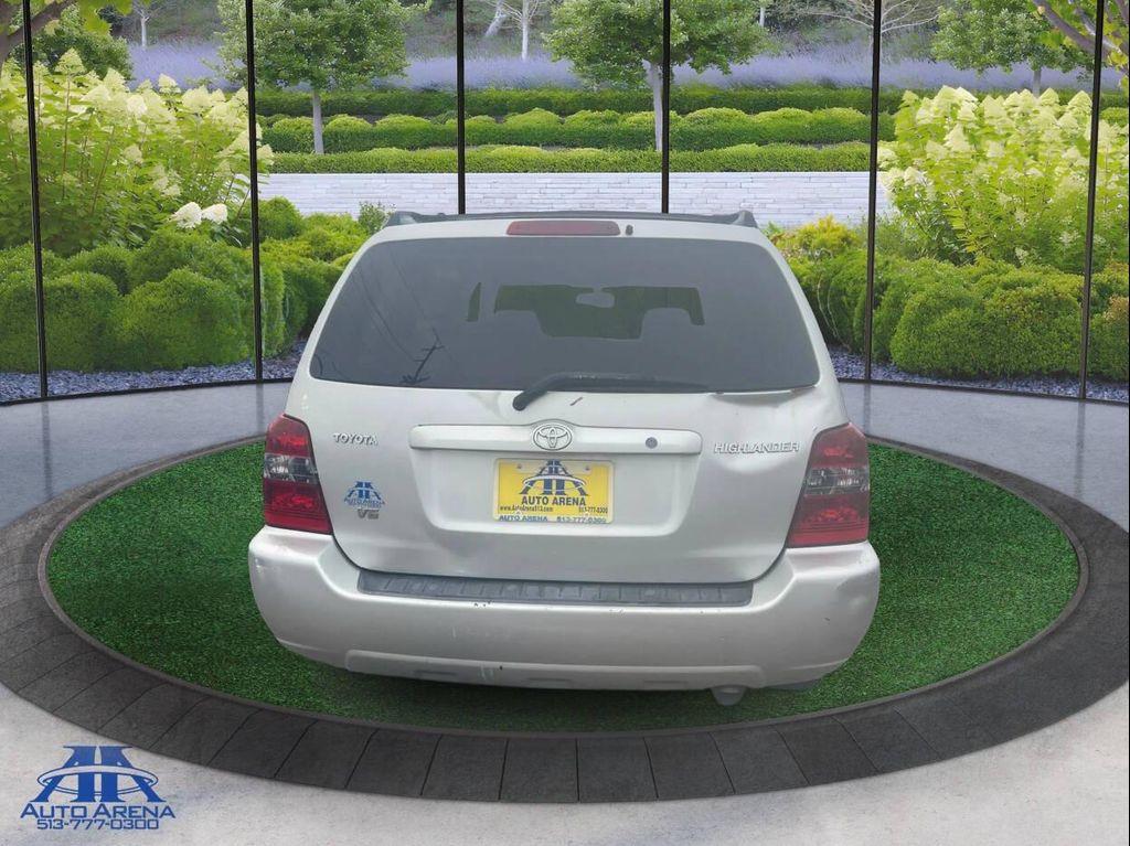 used 2004 Toyota Highlander car, priced at $3,995