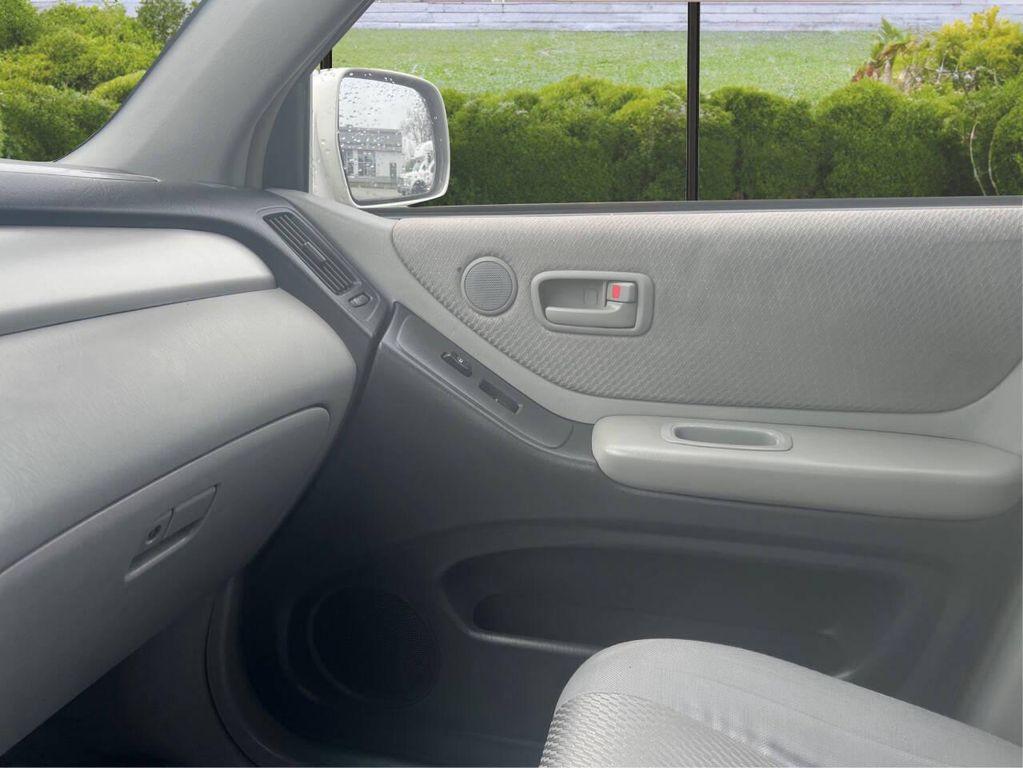 used 2004 Toyota Highlander car, priced at $3,995