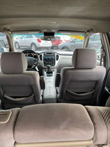 used 2004 Toyota Highlander car, priced at $5,995