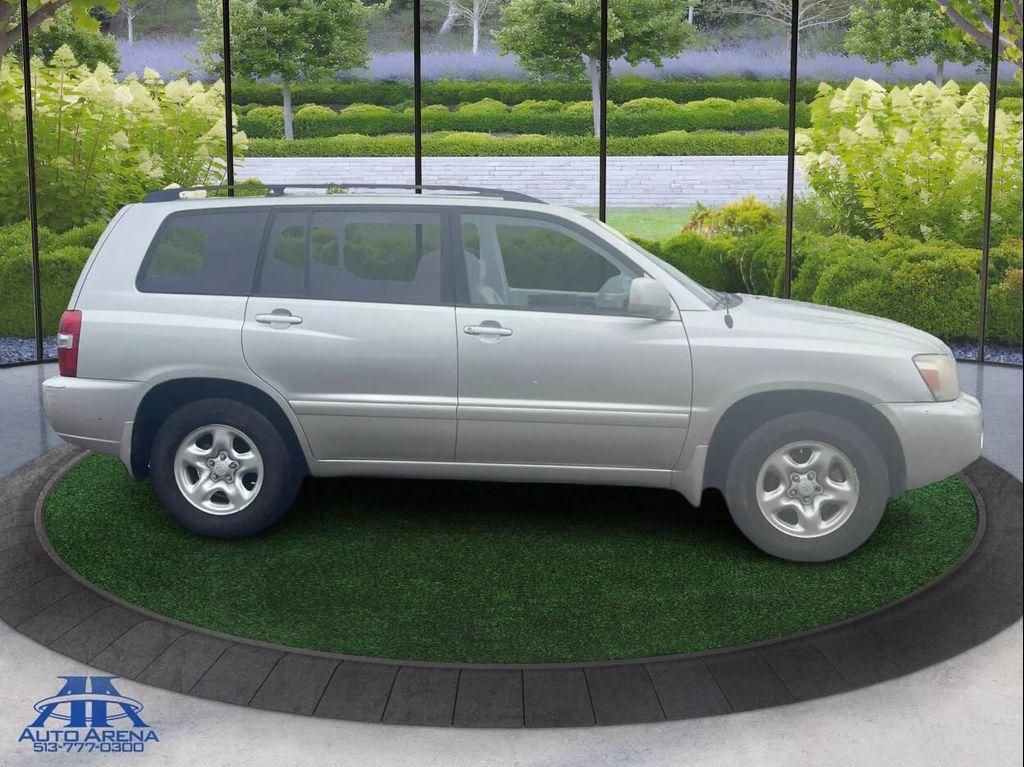 used 2004 Toyota Highlander car, priced at $3,995