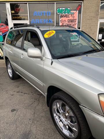 used 2004 Toyota Highlander car, priced at $5,995