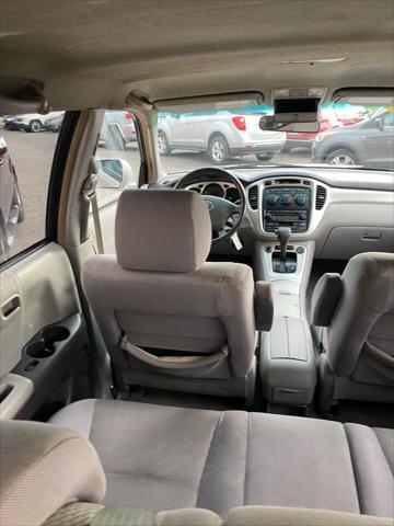 used 2004 Toyota Highlander car, priced at $5,995